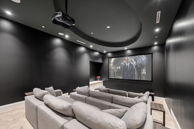 Building Photo - 517 N Camden Dr