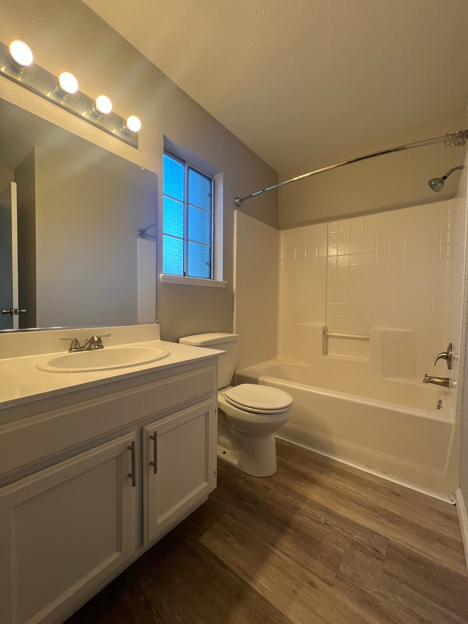 Building Photo - 267 Tamarisk Cir