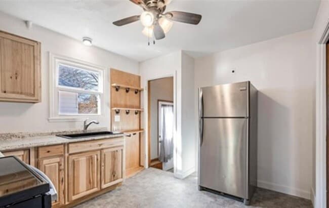 Building Photo - 1501 W 15th St. Sioux Falls, SD 57104