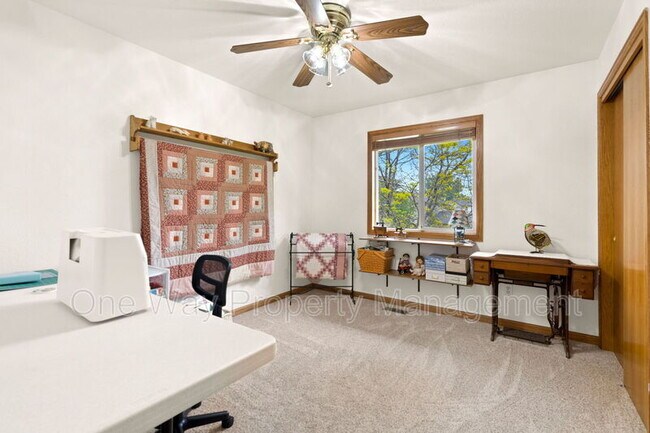 Building Photo - 508 Parkwood Dr