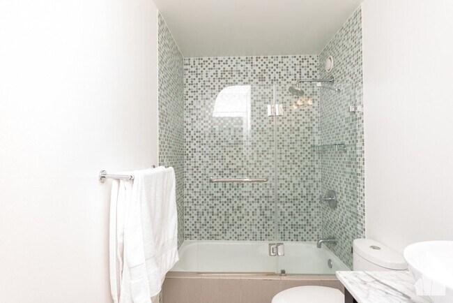 Building Photo - 211 E Ohio St