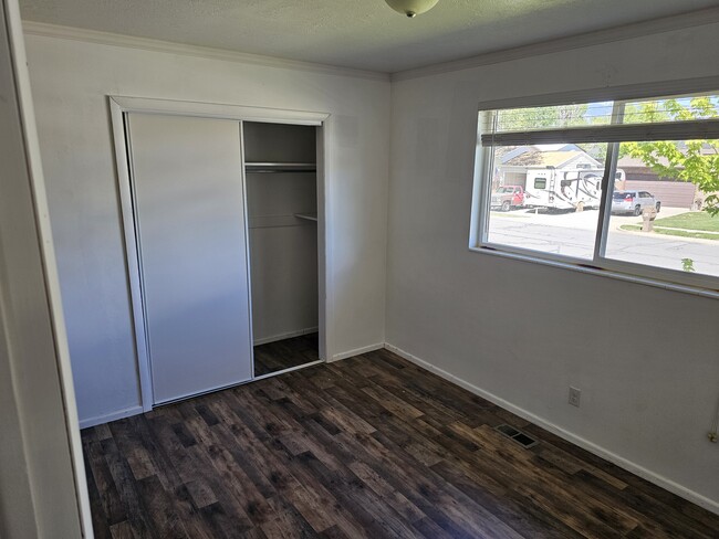 Building Photo - 1157 N 600 W