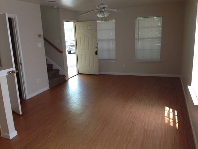 Building Photo - 8511 Apple Carrie Cove