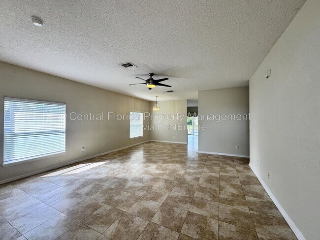 Building Photo - 450 Casting Ct