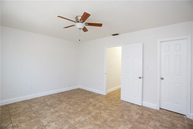 Building Photo - 861 San Remo Ave