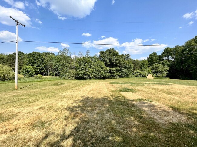 Building Photo - Wabasis 8590-8592