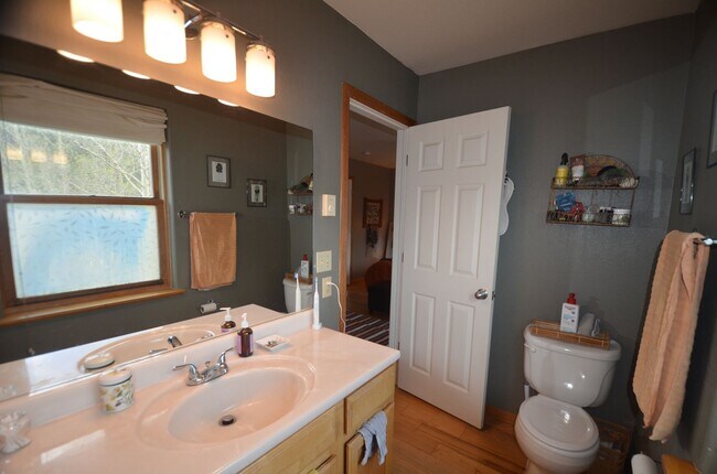 Building Photo - Placer Valley! 3bed/2.5 bath! Garage! 20 m...