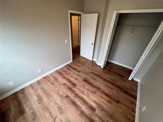 Building Photo - 676 Vallance Way NE