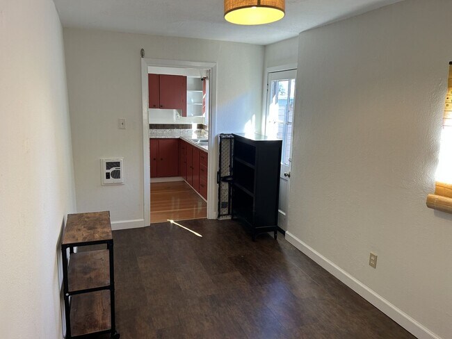 Building Photo - Lovely 1 Bedroom, 1 Bathroom Unit with Office in West Petaluma