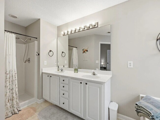 Building Photo - Earn Wealth While Leasing - Like a Homeowner - Lease to Own