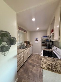 Building Photo - 2507 E 15th St