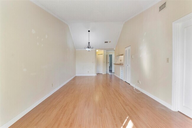 Building Photo - 967 Coral Club Dr