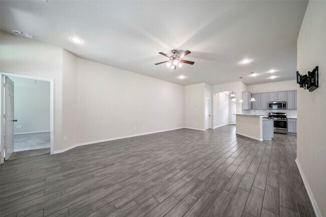 Building Photo - 3227 Fairhaven Ln