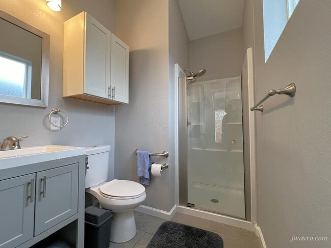 Building Photo - 476 Fiesta Dr