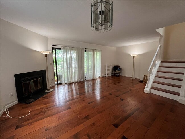 Building Photo - 24 Hudson Heights Dr