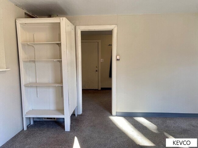 Building Photo - 821 W Myrtle St