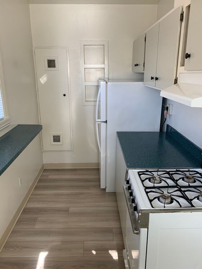 Building Photo - CHARMING 1 BD/1 BA NORTH PARK BUNGALOW WIT...