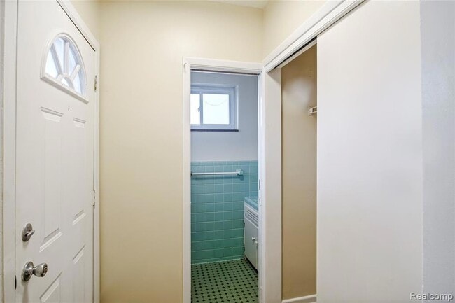 Building Photo - 22170 Harding St