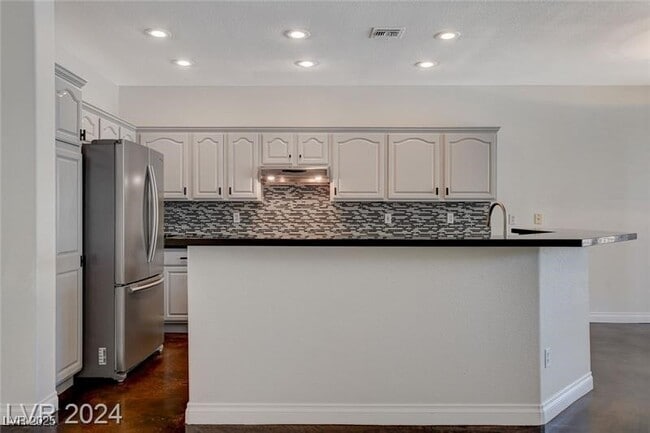 Building Photo - 9420 San Laguna Ct