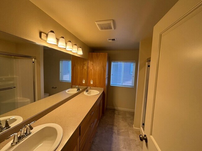 Building Photo - c792