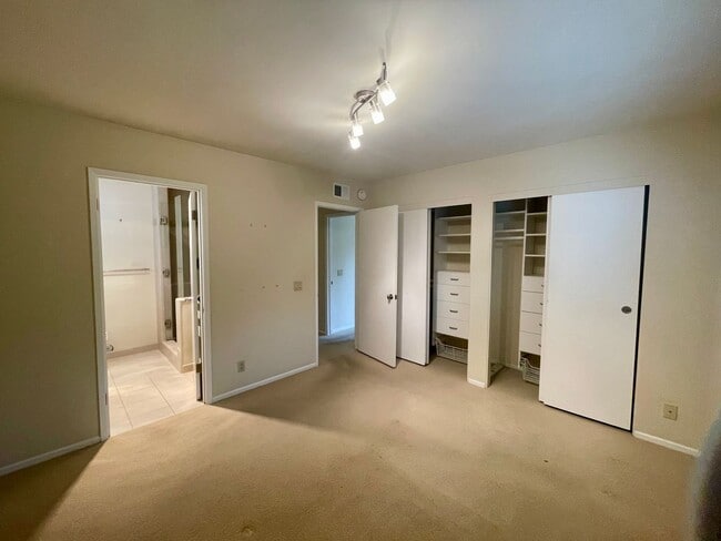 Building Photo - Carpinteria 3 Bedroom House - Available Au...