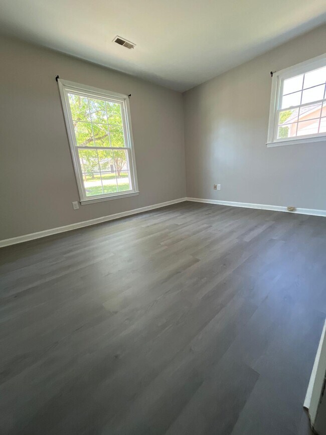 Building Photo - 3510 Cypress Pond Dr