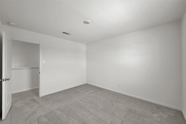 Building Photo - 14818 Calderon Dr