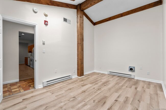 Building Photo - 47 Clapboard Hill Rd