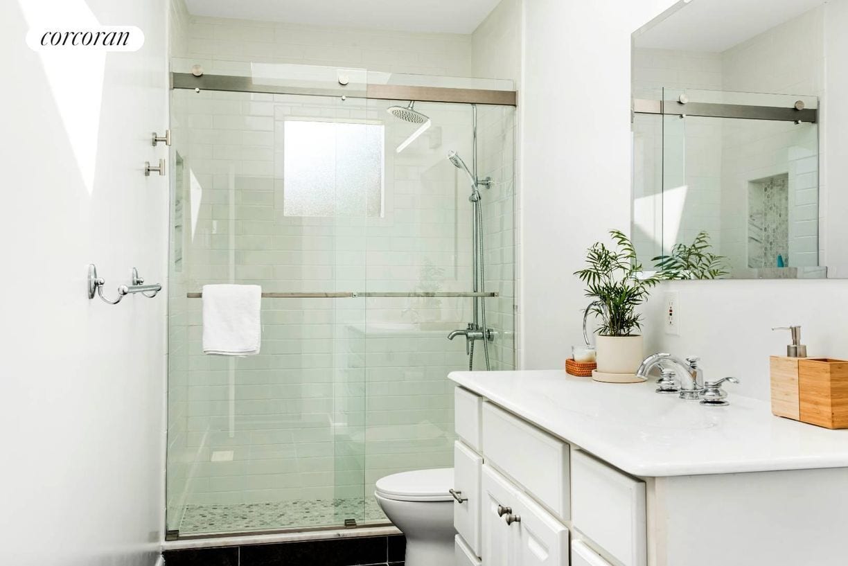 Building Photo - 83 Porter Rd