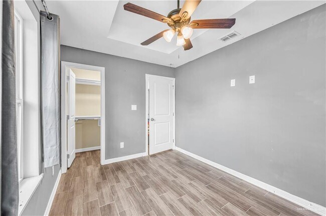 Building Photo - 16 Tree Top Ct