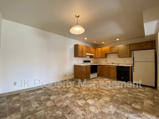 Building Photo - 3409 11th Ave S