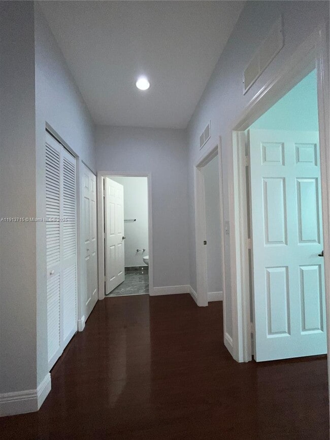 Building Photo - 4929 SW 140th Terrace