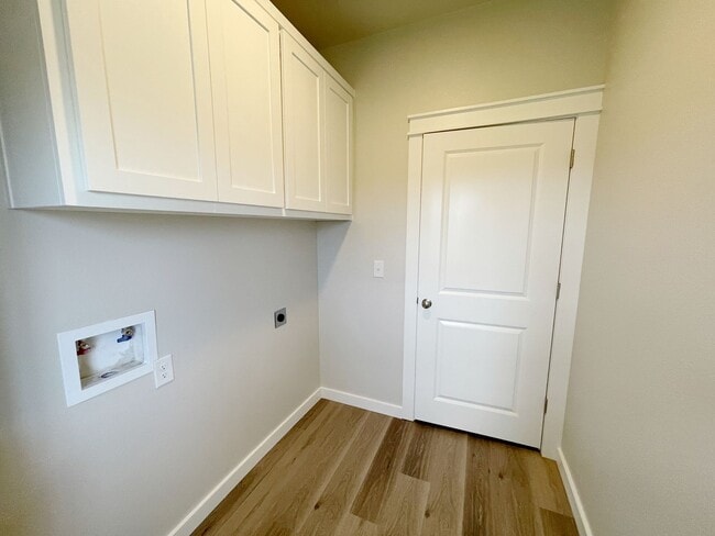 Building Photo - Beautiful 3/2 home in convenient location