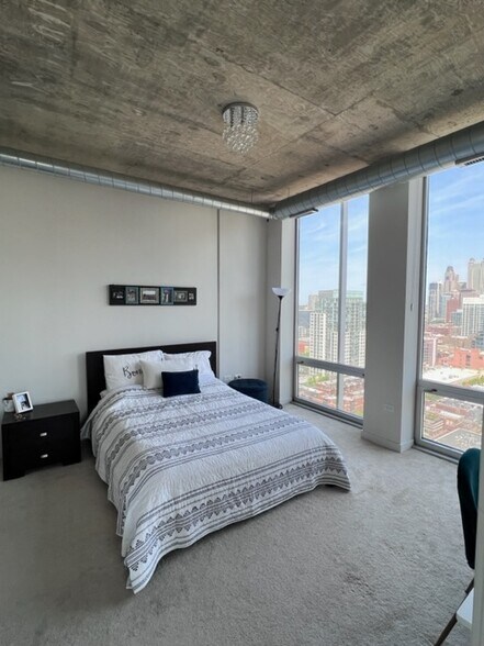 Building Photo - 700 N Larrabee St