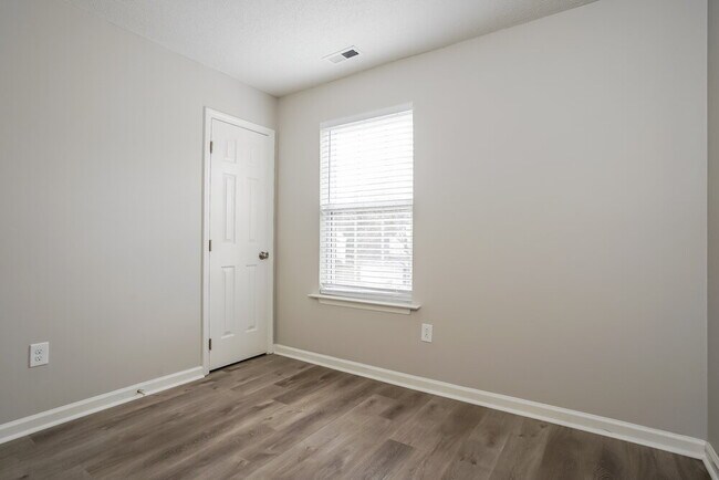 Building Photo - 4409 Cobble Creek Ln