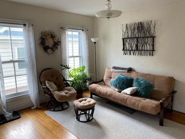 Primary Photo - 414 Hamilton St
