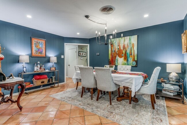 Building Photo - 7407 Quail Run Dr
