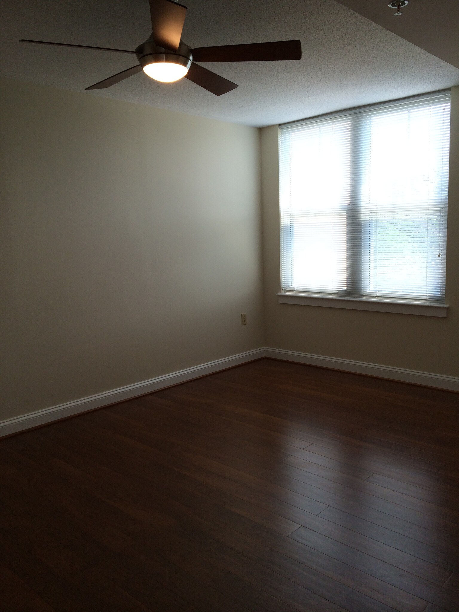 Building Photo - 11760 Sunrise Valley Dr