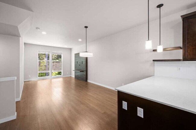 Building Photo - 13717 Admiralty Way