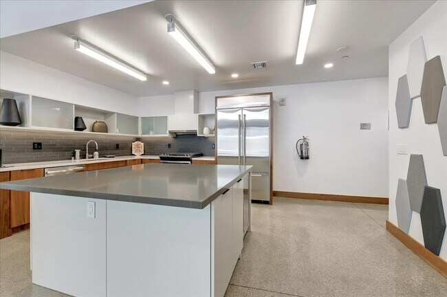 Building Photo - 350 11th Ave