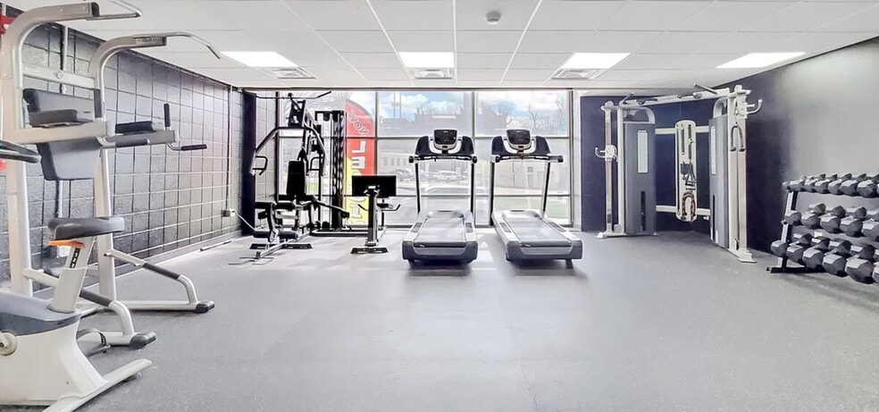 Building Photo - 2515 Burnet Ave