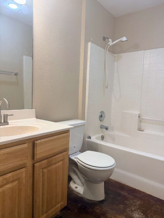 Building Photo - 17002 Silverwood Dr