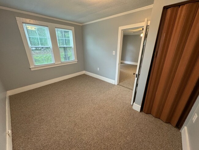 Building Photo - For Lease - 2 Bed, 1 Bath, 960 sq ft Home ...