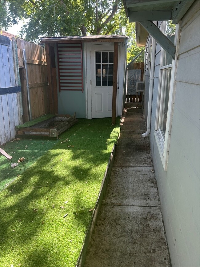 Building Photo - 21102 Rushing Creek Ln