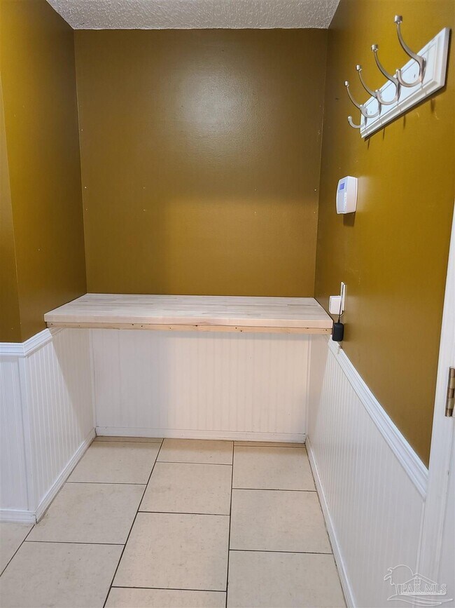 Building Photo - 9024 Caribbean Dr