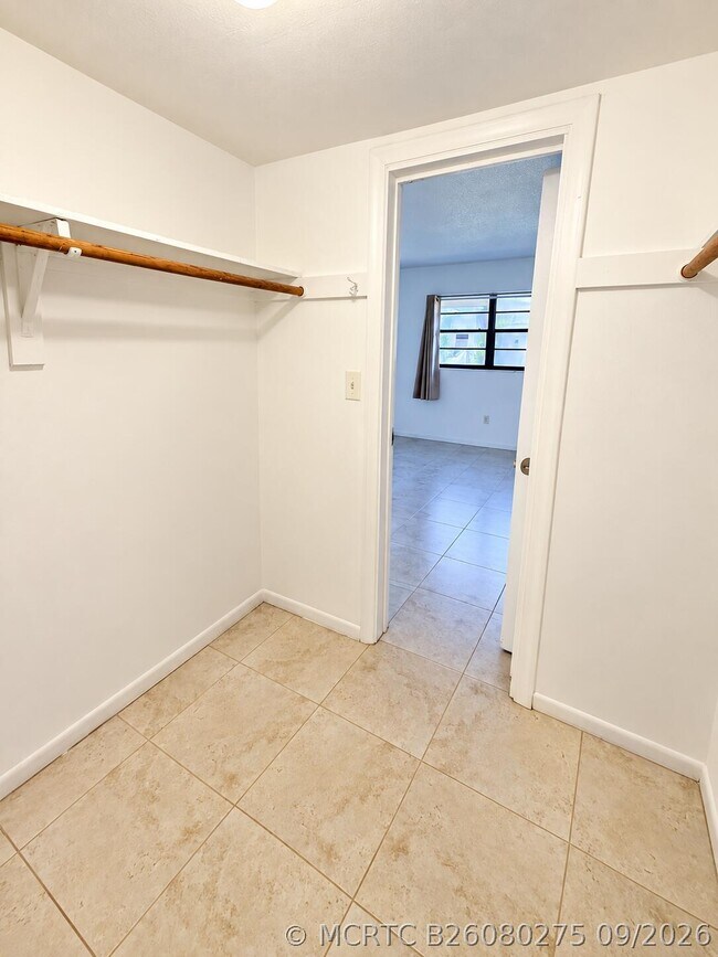Building Photo - 2050 Oleander Blvd