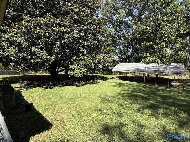 Building Photo - 1012 Strong St