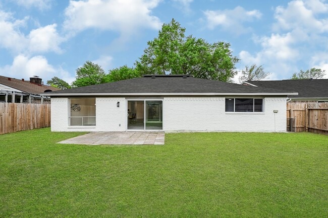 Building Photo - 7115 Foxway Ln