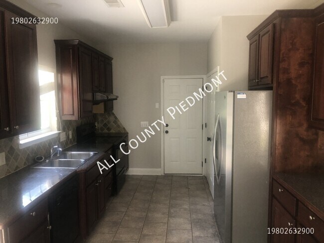 Building Photo - 13214 Meadowmere Rd