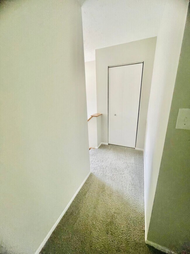 Building Photo - 3-Bedroom 2.5 bath Townhome in Imperial – ...